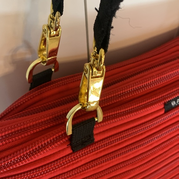 BAM Bags red zipper purse - Picture 2 of 11